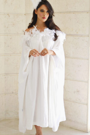 لينن ابيض مع ريش ولؤلؤ - فري سايز